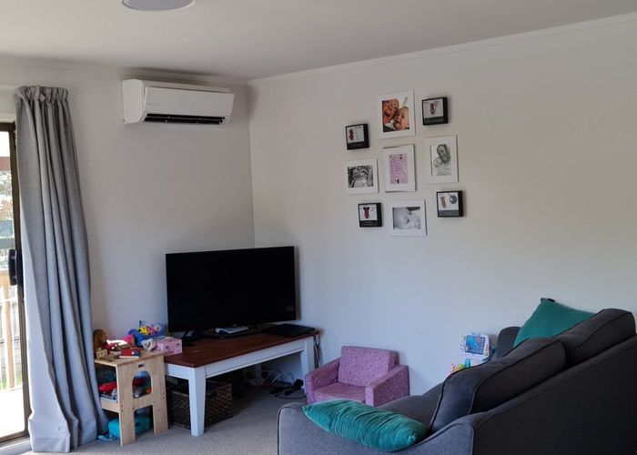  at 1/21 Capricorn Place, Browns Bay, Auckland