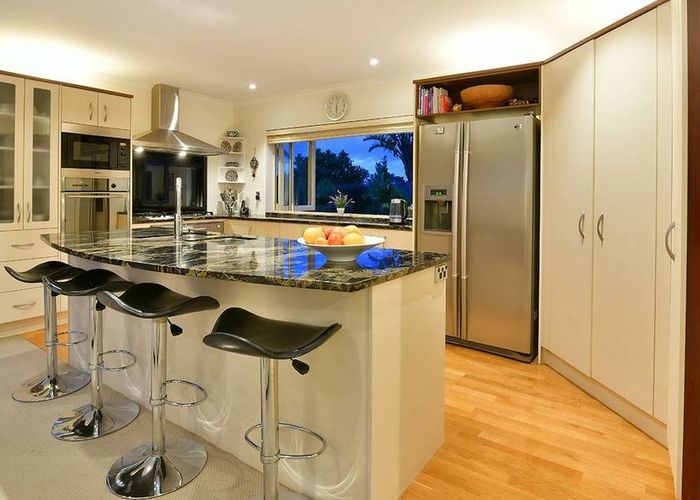  at 28 English Oak Drive, Schnapper Rock, Auckland