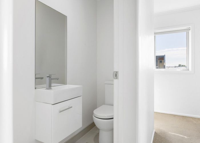  at 1/9 Vialou Street, Hamilton Central, Hamilton