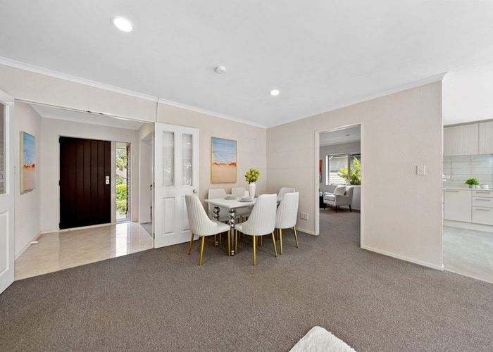  at 8 Landvale Court, Browns Bay, North Shore City, Auckland