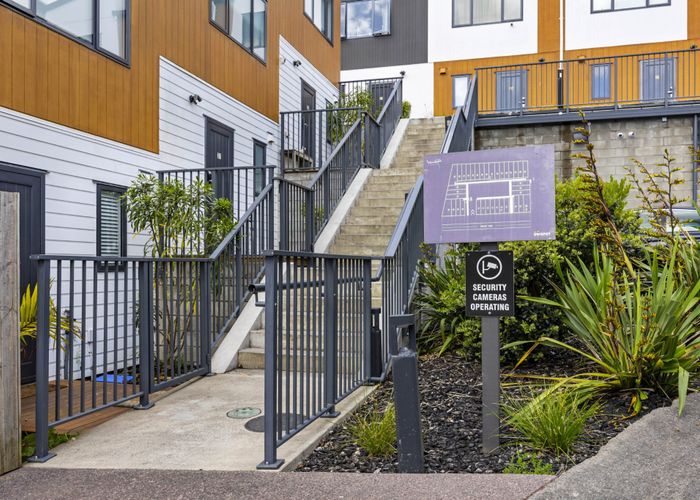  at 16/18 Hewlett Road, Massey, Waitakere City, Auckland