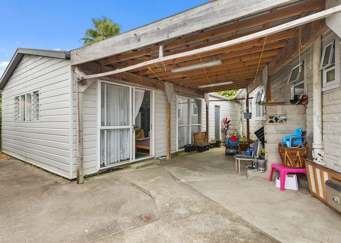  at 76 Hallberry Road, Mangere East, Manukau City, Auckland