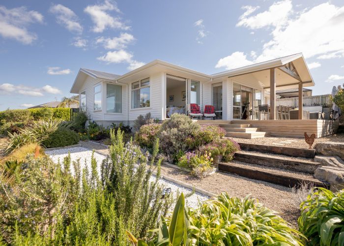 For sale 61 Margaret Drive, Omokoroa, Western Bay Of Plenty, Bay Of
