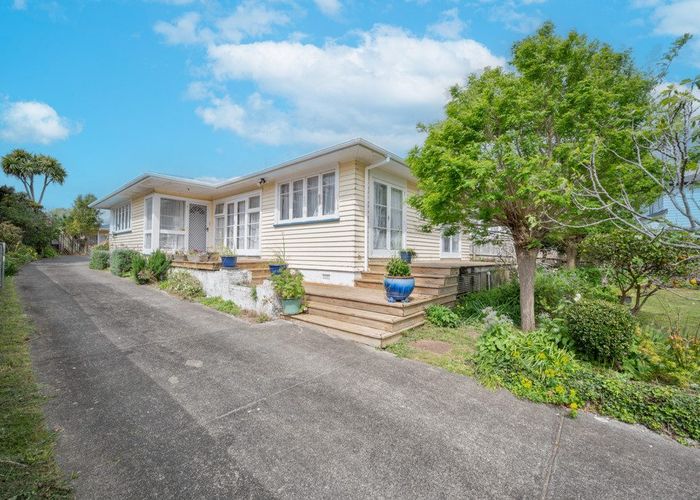  at 12 Churchill Avenue, Manurewa, Manukau City, Auckland