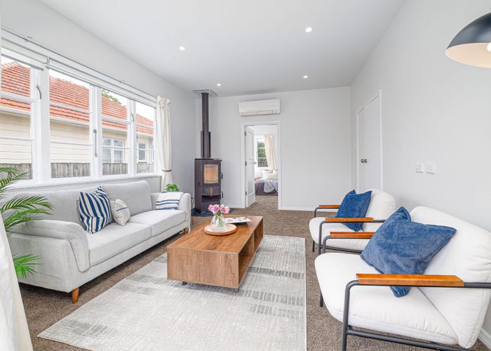  at 1/58 Wilsons Road South, Saint Martins, Christchurch