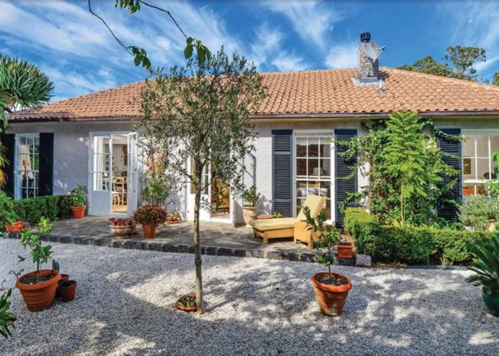  at 2 St Leonards Road, Hauraki, North Shore City, Auckland
