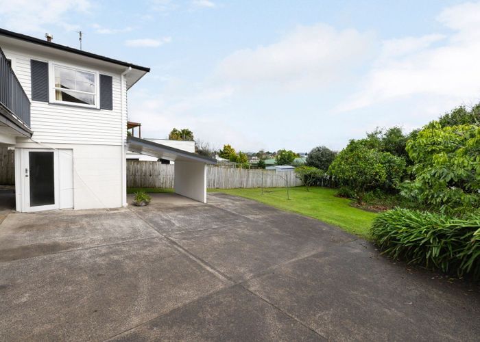  at 52 Forest Lake Road, Forest Lake, Hamilton