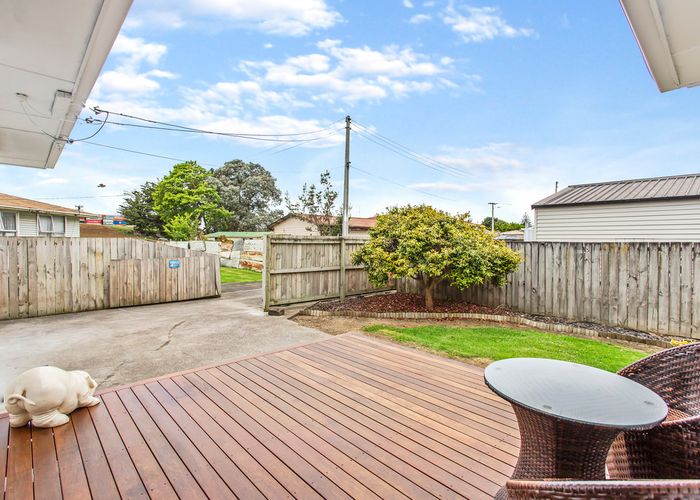  at 6 Wood Avenue, Mangere East, Auckland