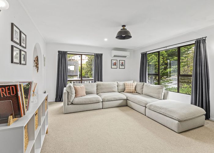  at 4 Percy Dyett Drive, Karori, Wellington