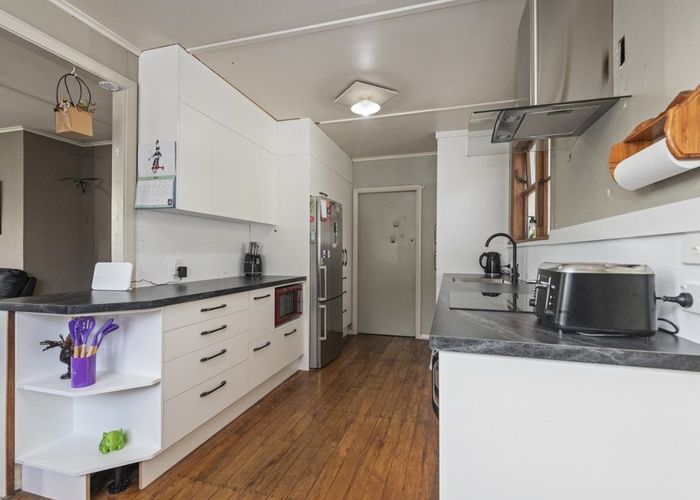  at 2 Hinton Place, Roslyn, Palmerston North