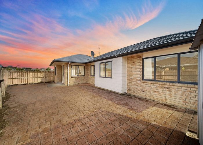  at 40 Glenveagh Park Drive, Weymouth, Auckland