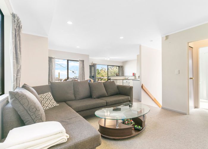  at 1/8 Cleary Road, Panmure, Auckland