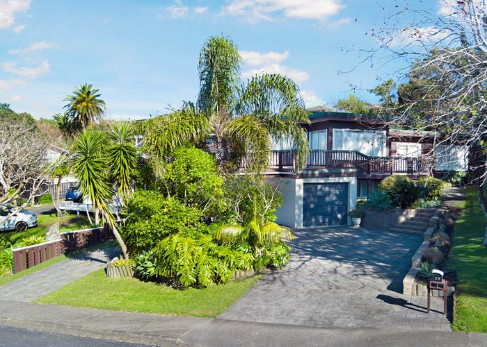  at 28 Manhattan Heights, Glendene, Waitakere City, Auckland