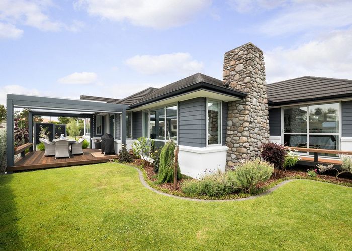  at 7 Riverside Place, Katikati, Katikati