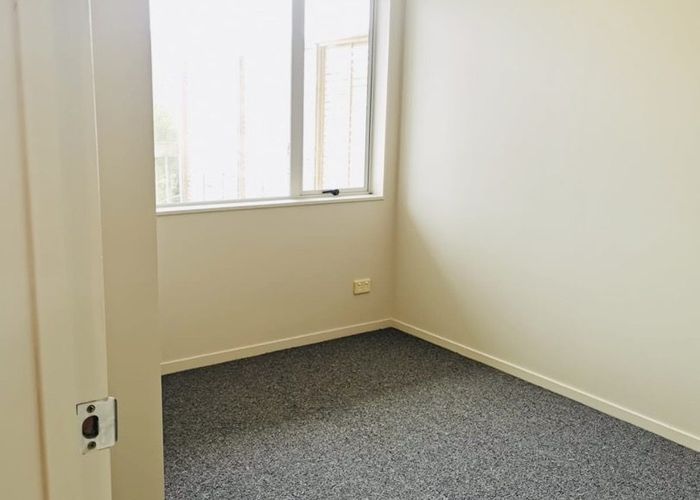  at 13/242 Great North Road, Henderson, Waitakere City, Auckland