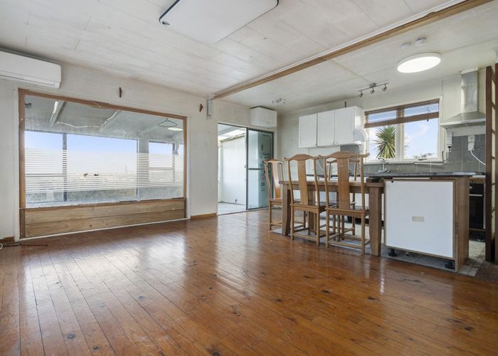  at 70 Carlisle Road, Browns Bay, North Shore City, Auckland