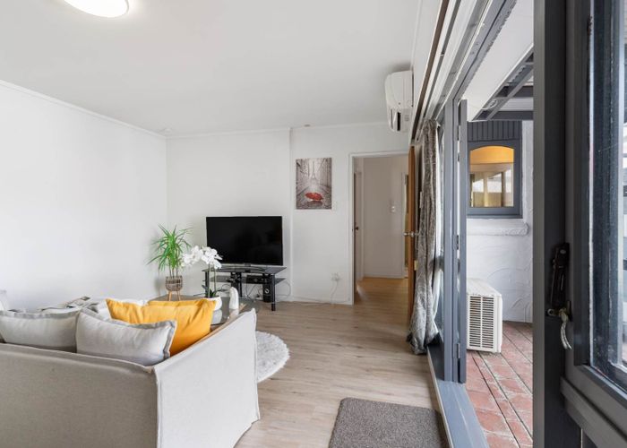  at 1/50 Casuarina Road, Half Moon Bay, Manukau City, Auckland