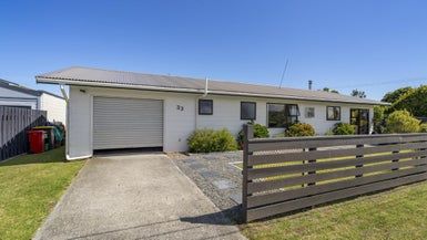  at 33 Babbacombe Avenue, Otaki Beach, Otaki