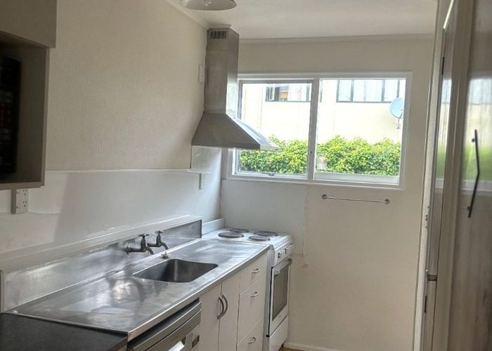  at 4/49 Picton Avenue, Riccarton, Christchurch City, Canterbury