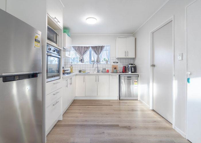  at 2/17b Lavelle Rd, Henderson, Waitakere City, Auckland