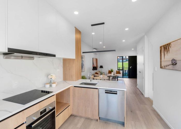  at 2/15 Farringdon Street, Glen Innes, Auckland City, Auckland