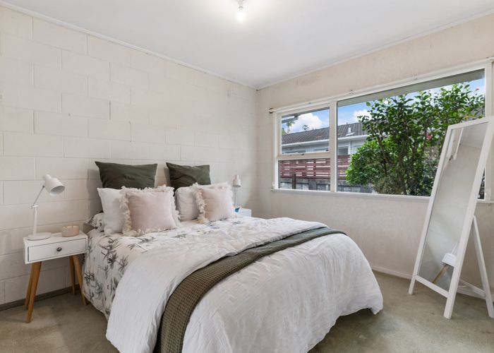  at 2/12 Keldale Place, Forrest Hill, North Shore City, Auckland