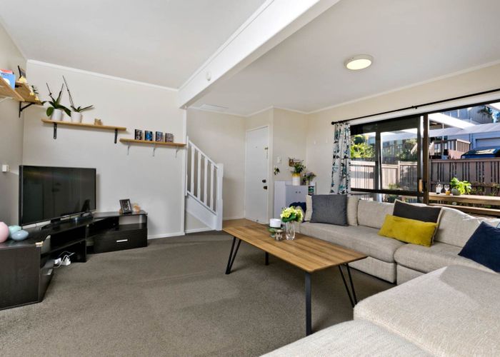  at 15H Roseberry Avenue, Birkenhead, North Shore City, Auckland