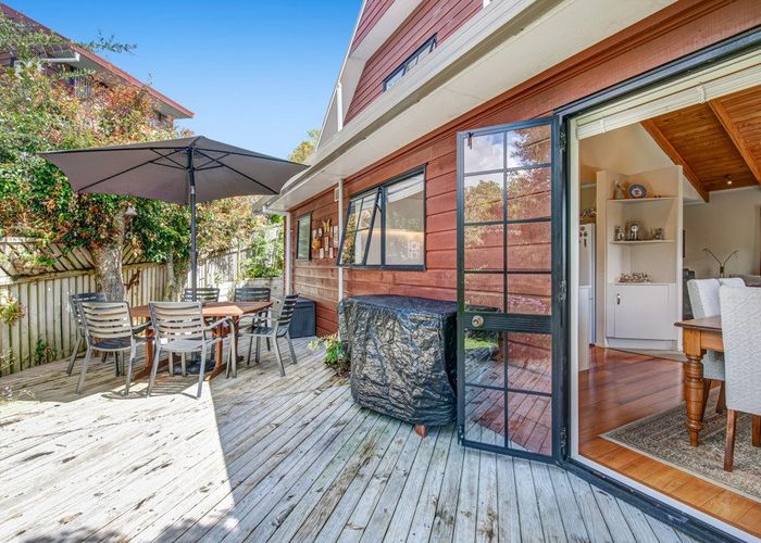  at 1/8 Rifleman Rise, Unsworth Heights, Auckland