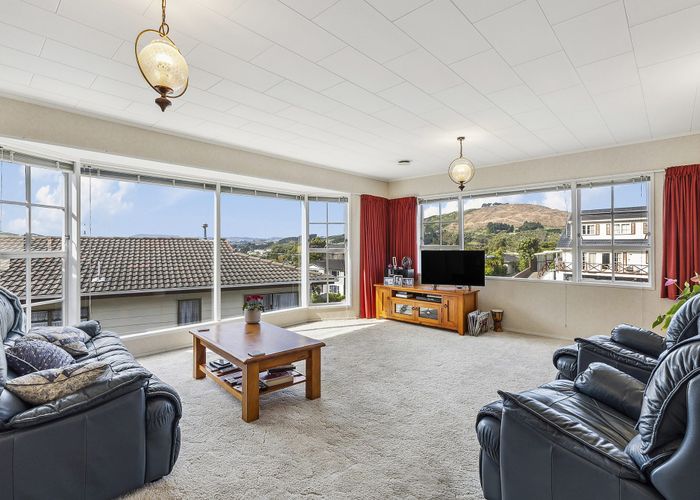  at 34 Fyvie Avenue, Tawa, Wellington