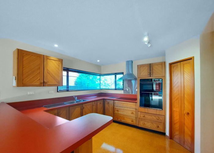  at 8b Cricklewood Place, Avonhead, Christchurch City, Canterbury