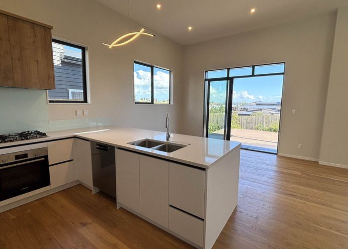  at 10 Kowaitau Avenue, Beachlands, Manukau City, Auckland