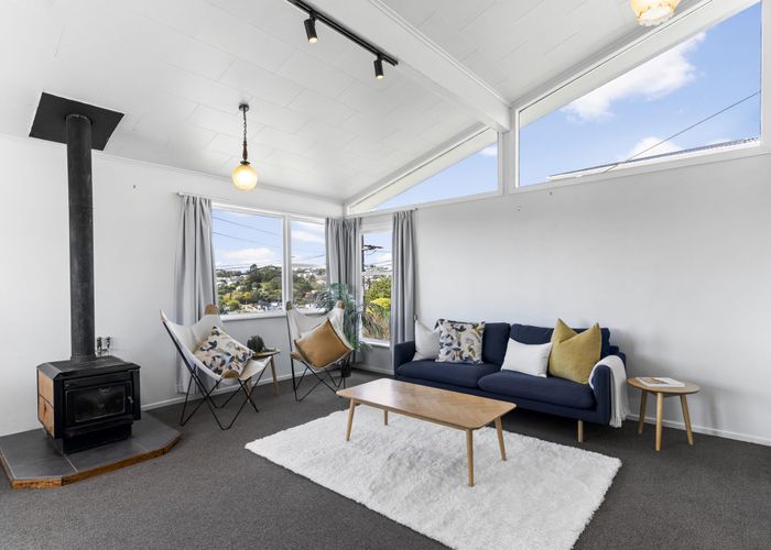  at 9 Alwyn Place, Newlands, Wellington, Wellington