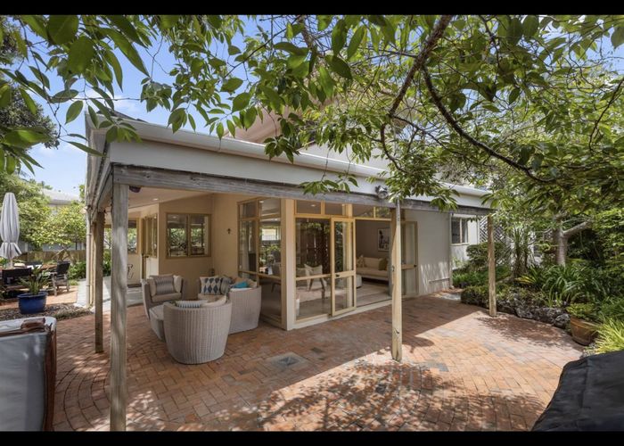 For sale 484 Beach Road, Murrays Bay, North Shore City, Auckland