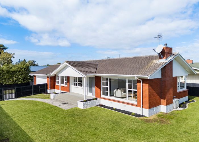  at 2 Bowen Place, Saint Andrews, Hamilton, Waikato