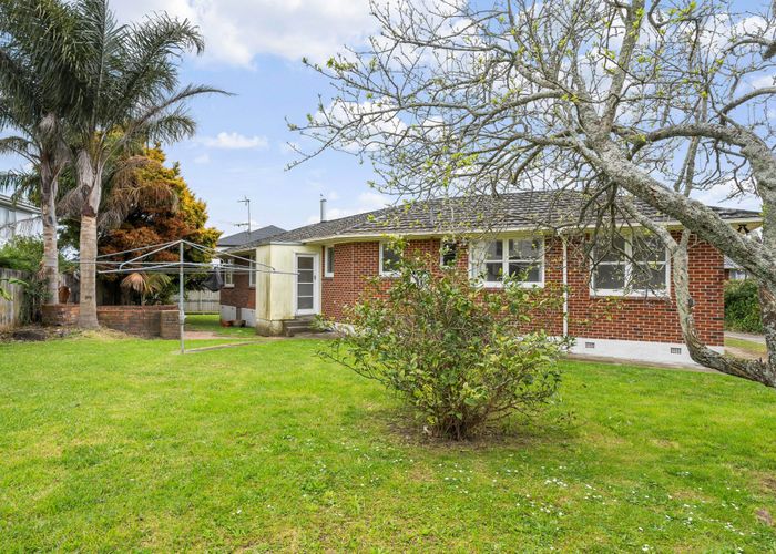  at 10 Scanlen Terrace, Kelston, Waitakere City, Auckland