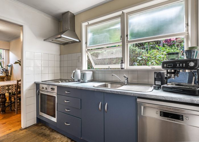  at 6 Kingsway Avenue, Sandringham, Auckland City, Auckland