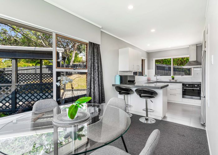  at 1/8 Phillipa Place, Browns Bay, Auckland