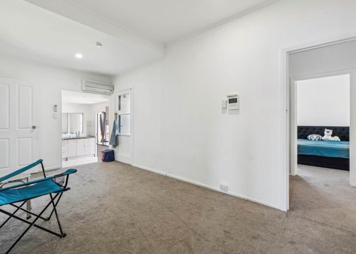  at 3 Avis Avenue, Papatoetoe, Manukau City, Auckland