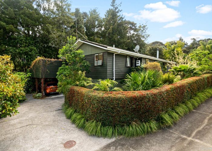 at 8 Fernwood Grove, Bayview, Auckland