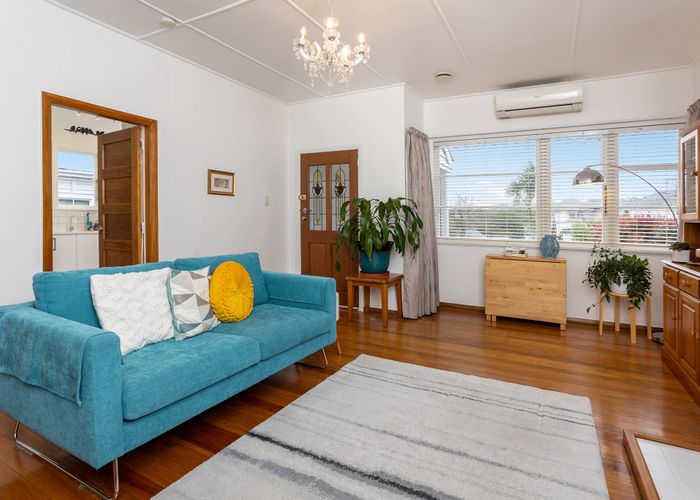  at 35 Church Street, Northcote Point, Auckland