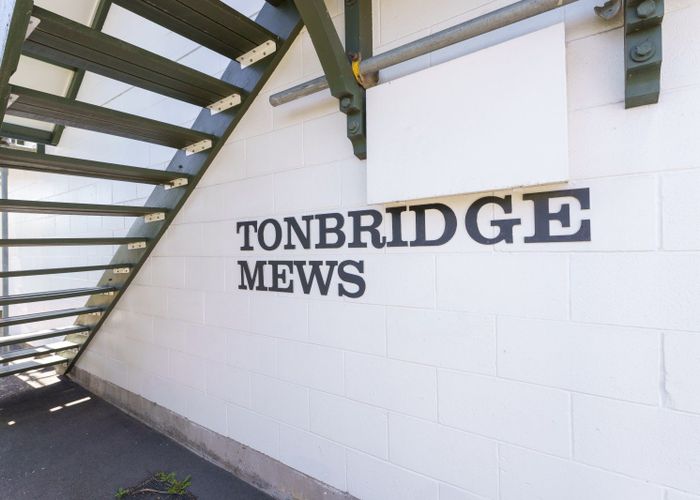  at 9/24 Shrewsbury Street, Merivale, Christchurch City, Canterbury