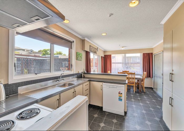  at 8 Kennedy Place, Merrilands, New Plymouth, Taranaki