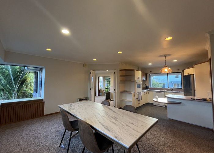  at 15 Del Mar Place, Merrilands, New Plymouth