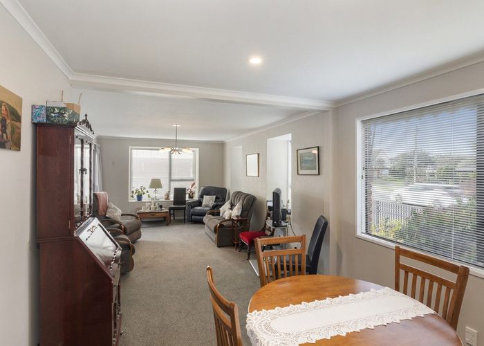  at 1/137 Grahams Road, Burnside, Christchurch
