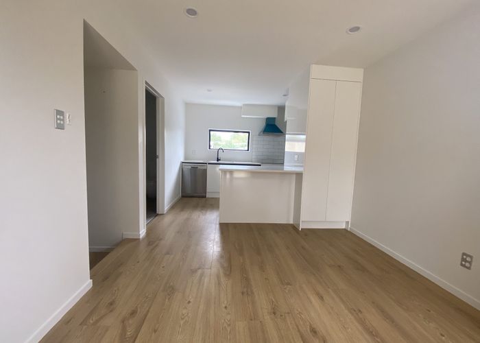  at 2/20 Peach Road, Glenfield, North Shore City, Auckland