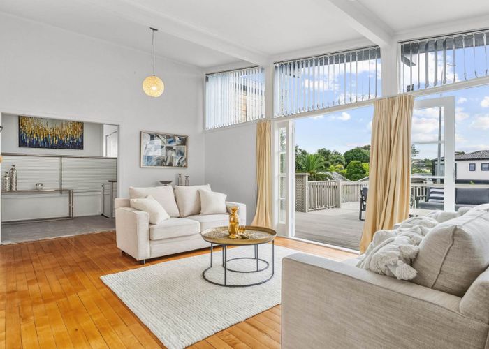  at 90 Gossamer Drive, Pakuranga Heights, Manukau City, Auckland