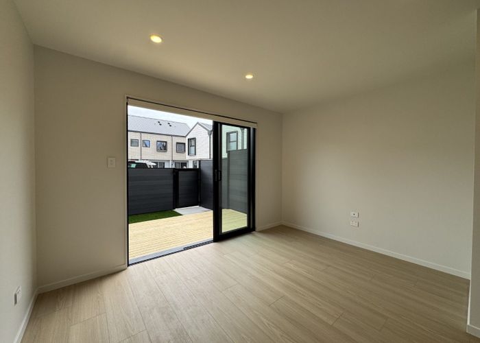 at 2/22 Cleland Crescent, Blockhouse Bay, Auckland City, Auckland