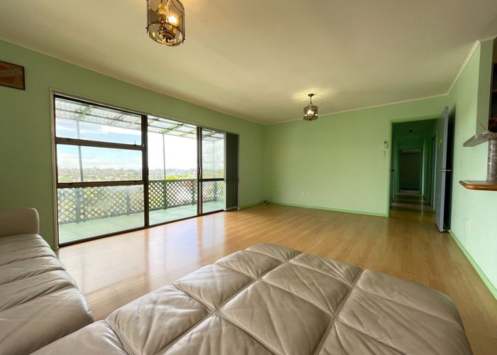  at 21 Theban Place, Totara Vale, Auckland