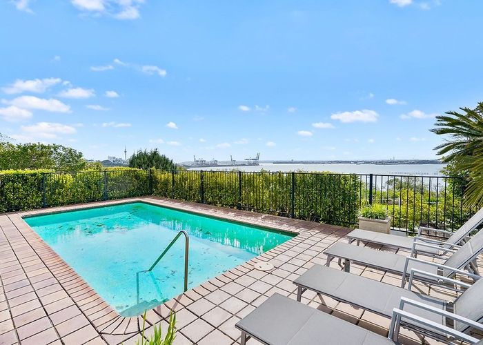  at 82 Paritai Drive, Orakei, Auckland