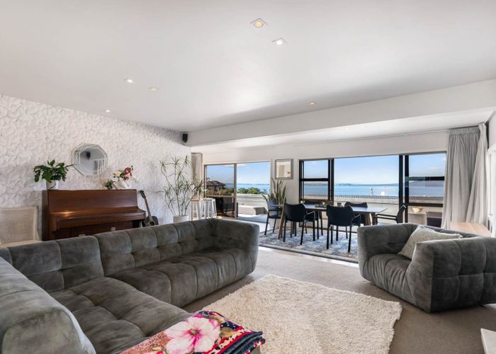  at 1/27 Churchill Road, Murrays Bay, North Shore City, Auckland